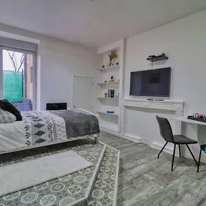 https://studio-cosy-avec-terrasse.hotels-rhonealpes.com